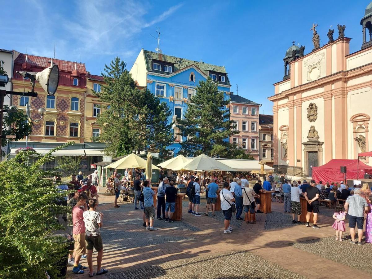 Apartments Rose Garden Дечин Екстер'єр фото